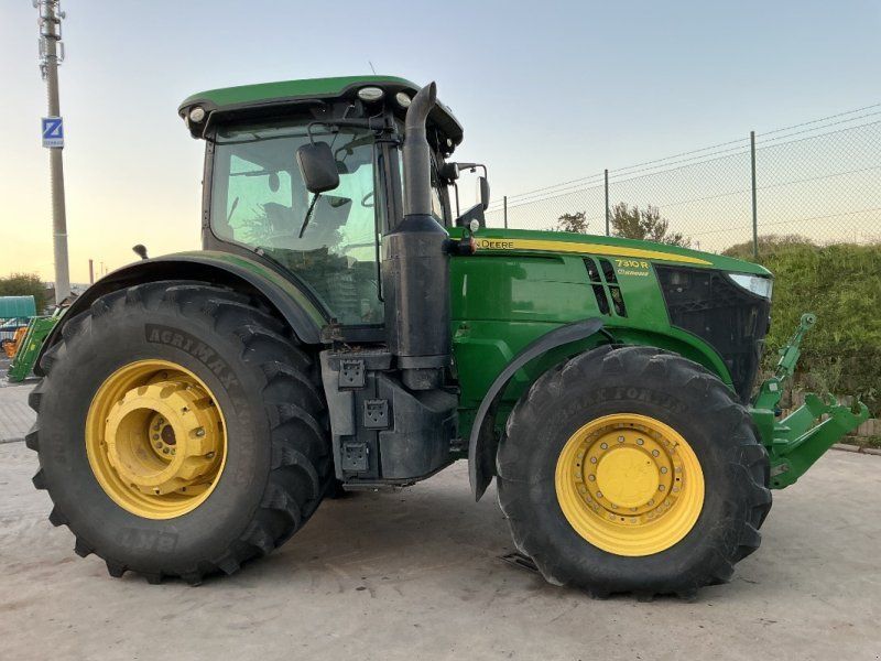 John Deere 7310R