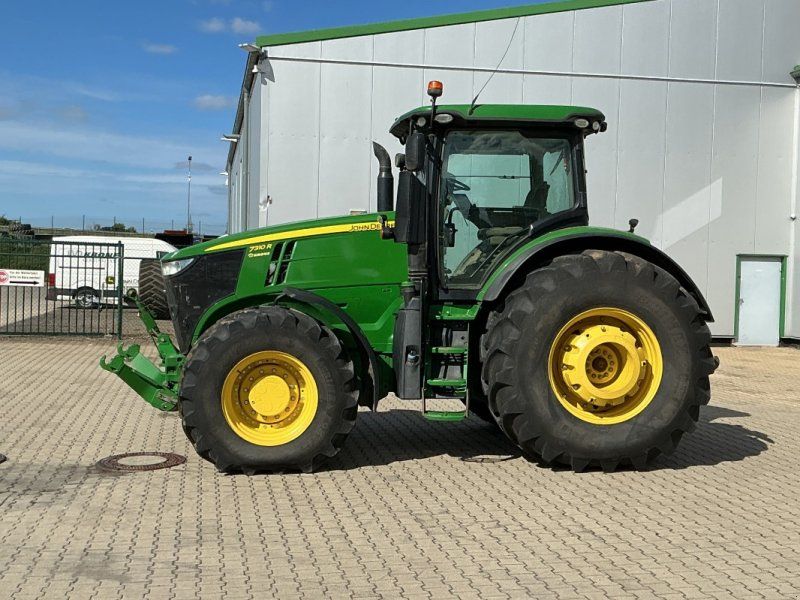 John Deere 7310R