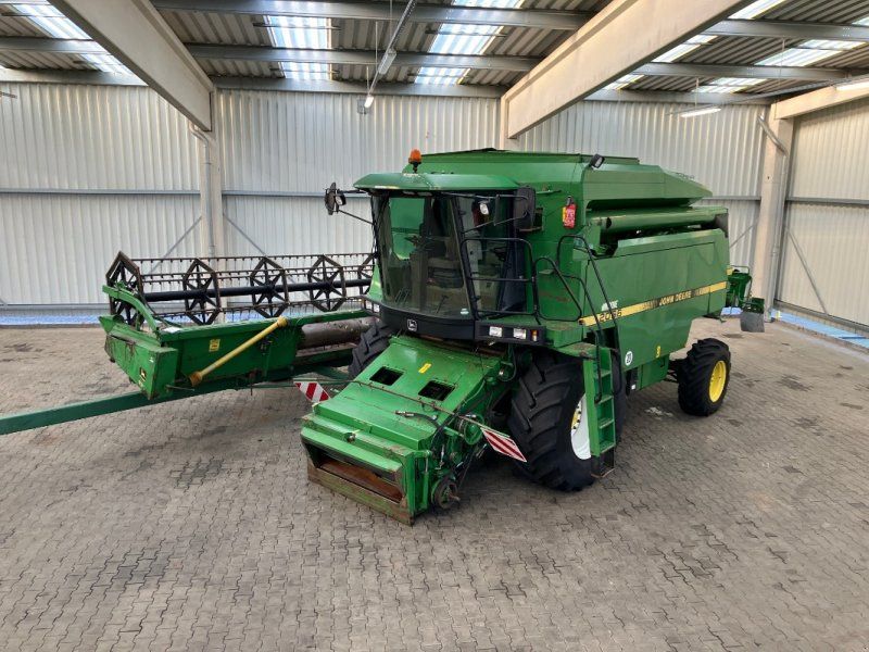John Deere 2066