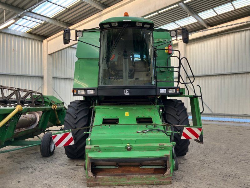 John Deere 2066