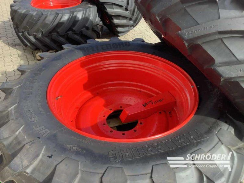 Trelleborg VF600/60 R30 + VF650/65 R42