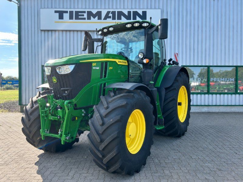 John Deere 6R 250