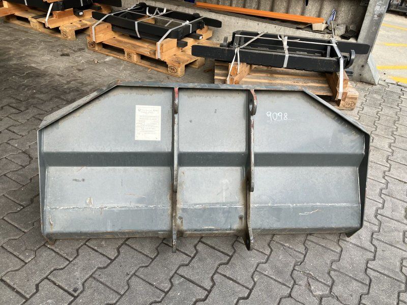 Erdschaufel 1400mm Kramer