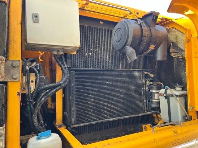 JCB JS 175 W