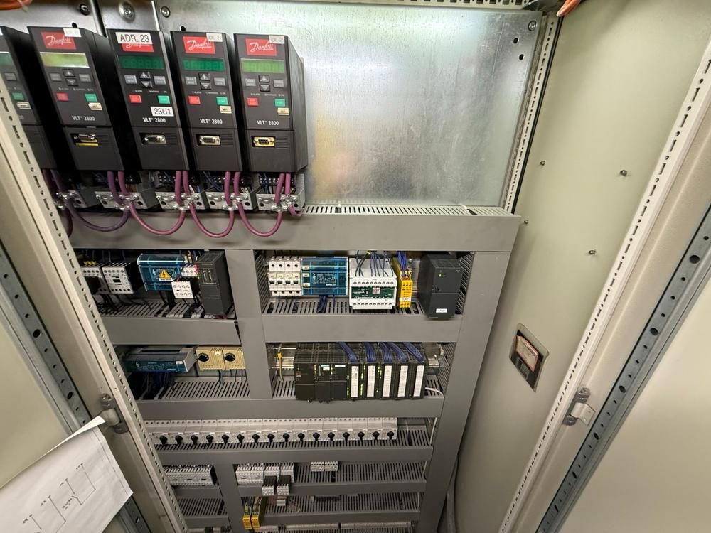 Control cabinet