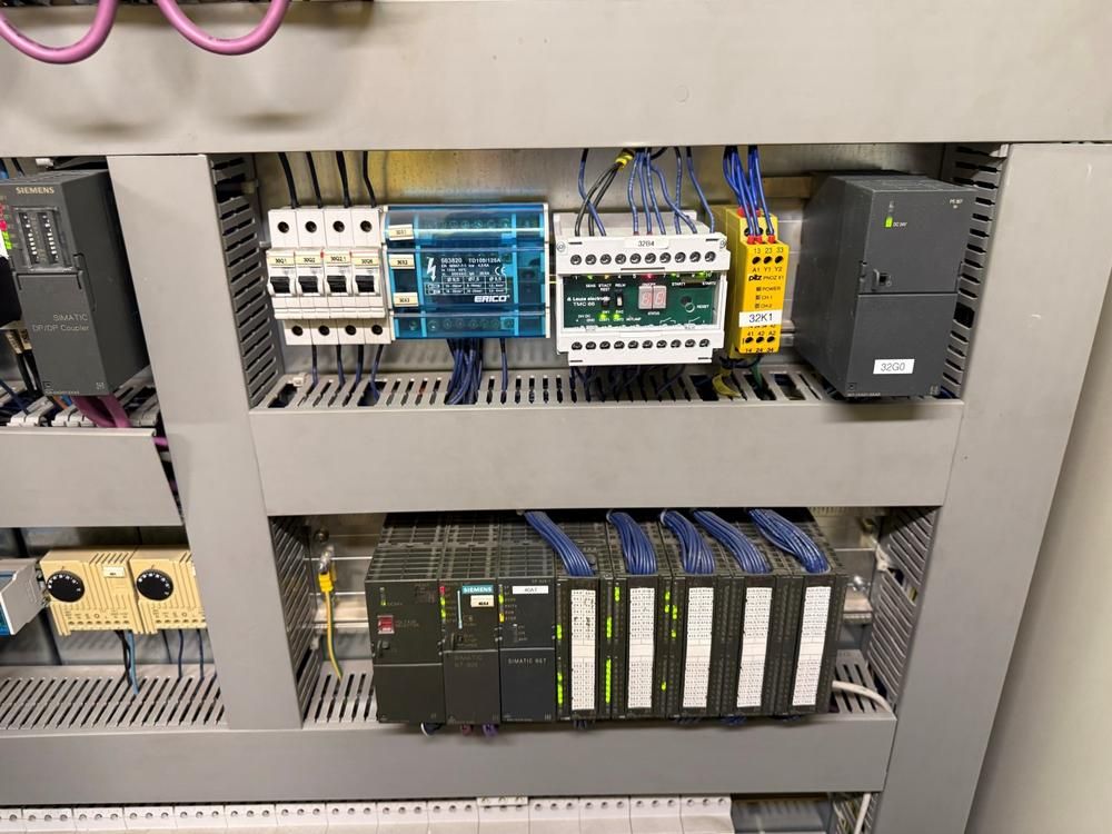 Control cabinet