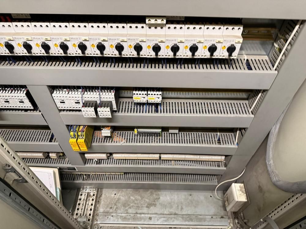 Control cabinet
