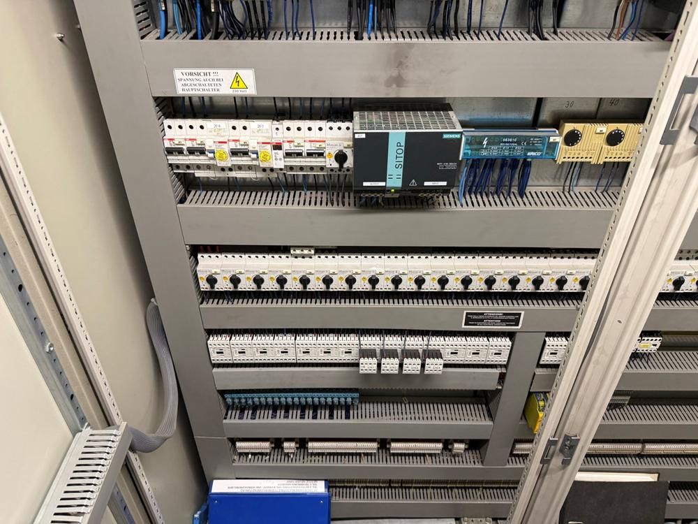 Control cabinet