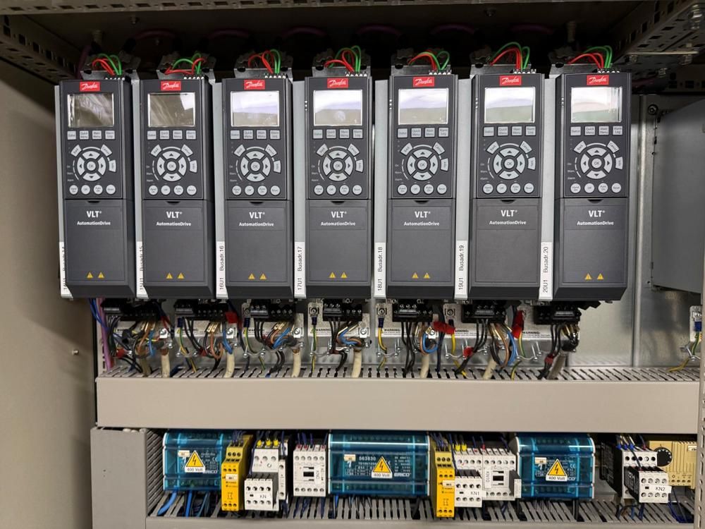Control cabinet