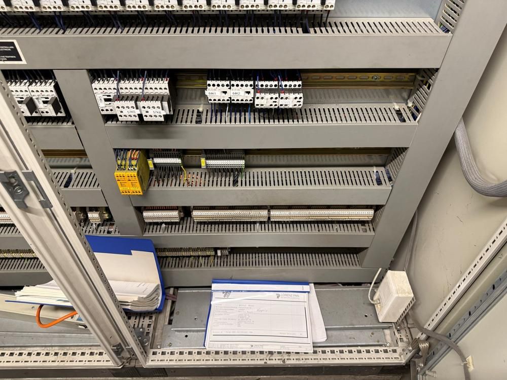 Control cabinet
