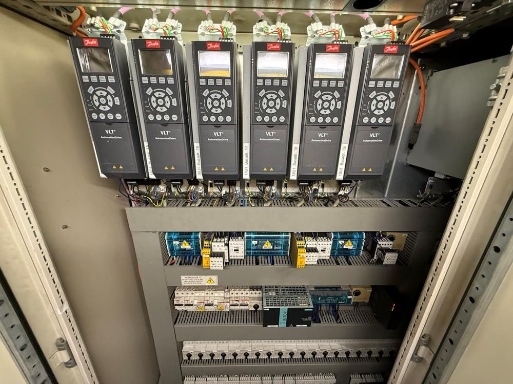 Control cabinet