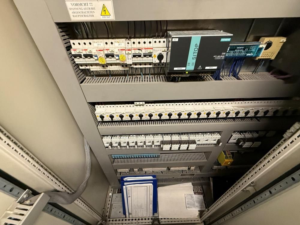 Control cabinet