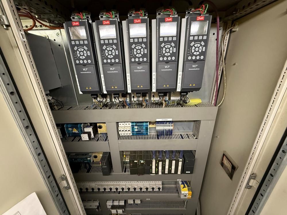 Control cabinet