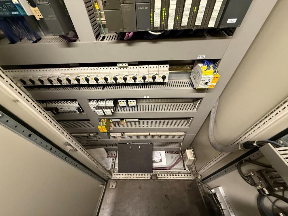 Control cabinet