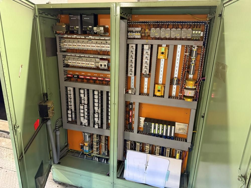 Control cabinet