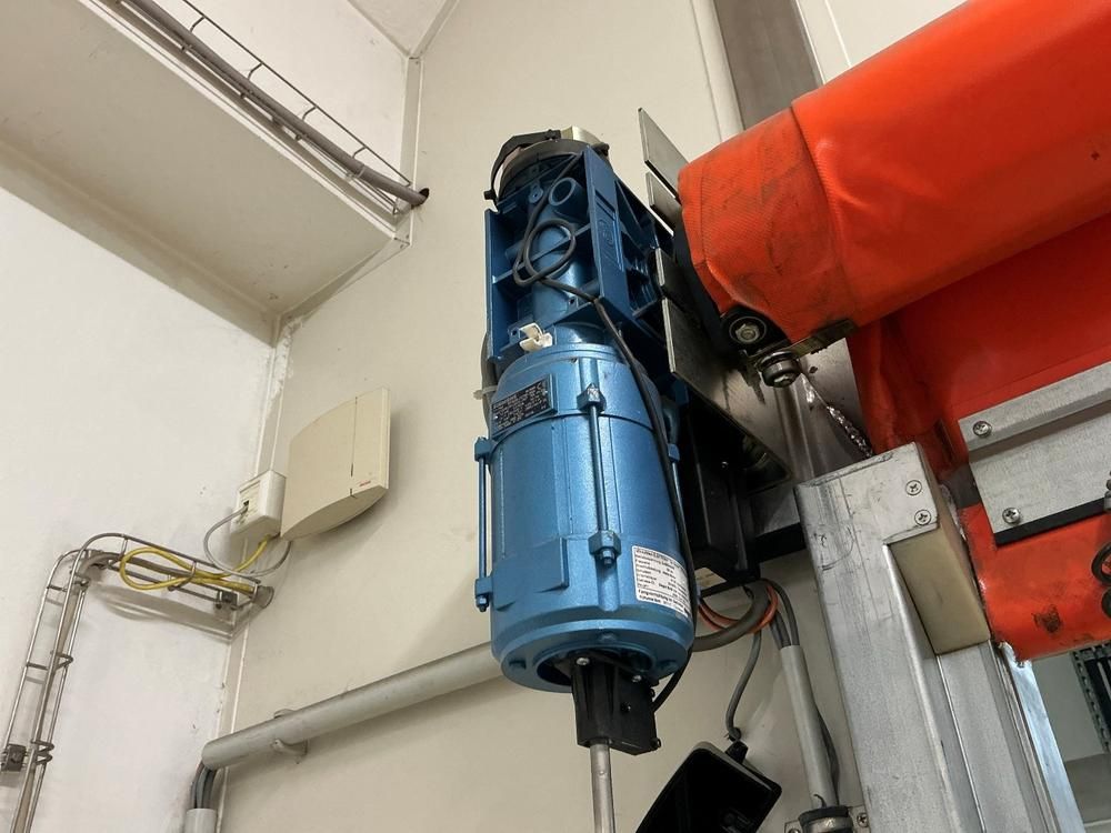 2000 Labex 1000 High speed shutter door
