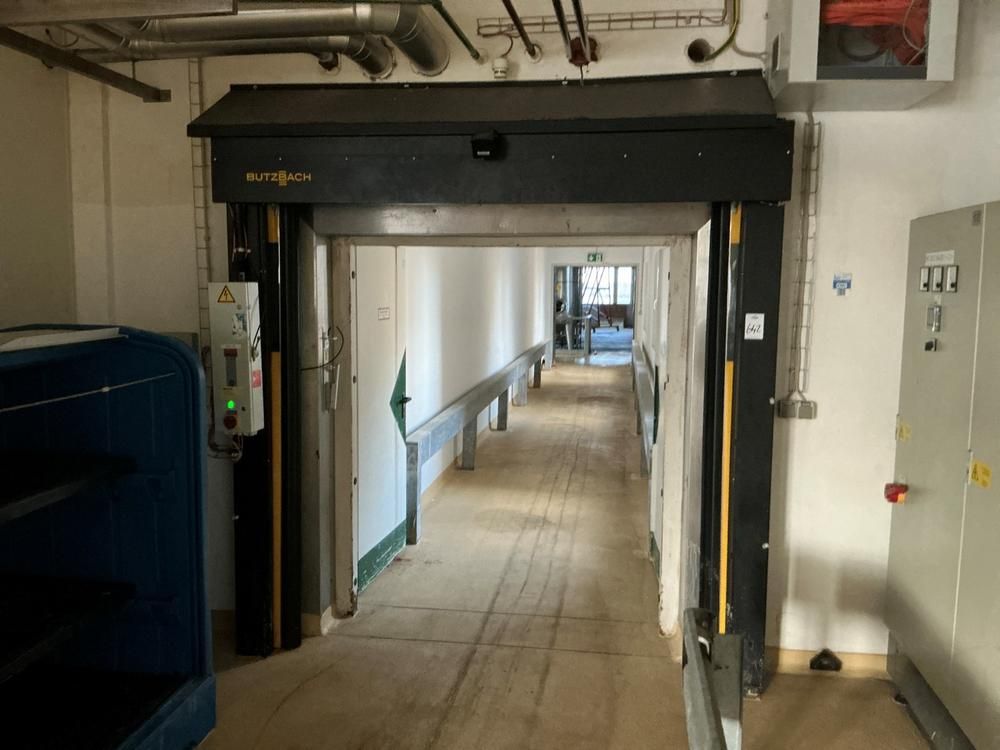 2008 ButzBach 5000 High speed shutter door