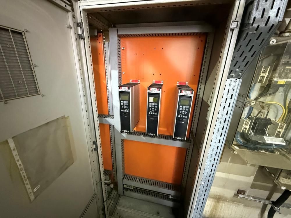 Control cabinet
