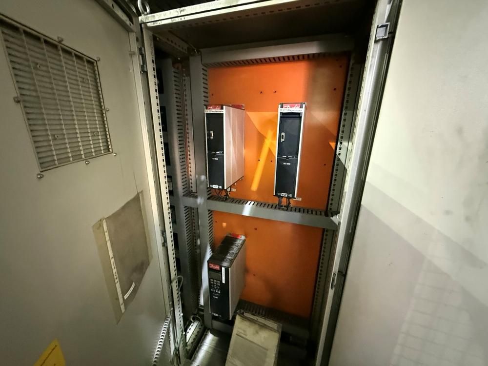 Control cabinet