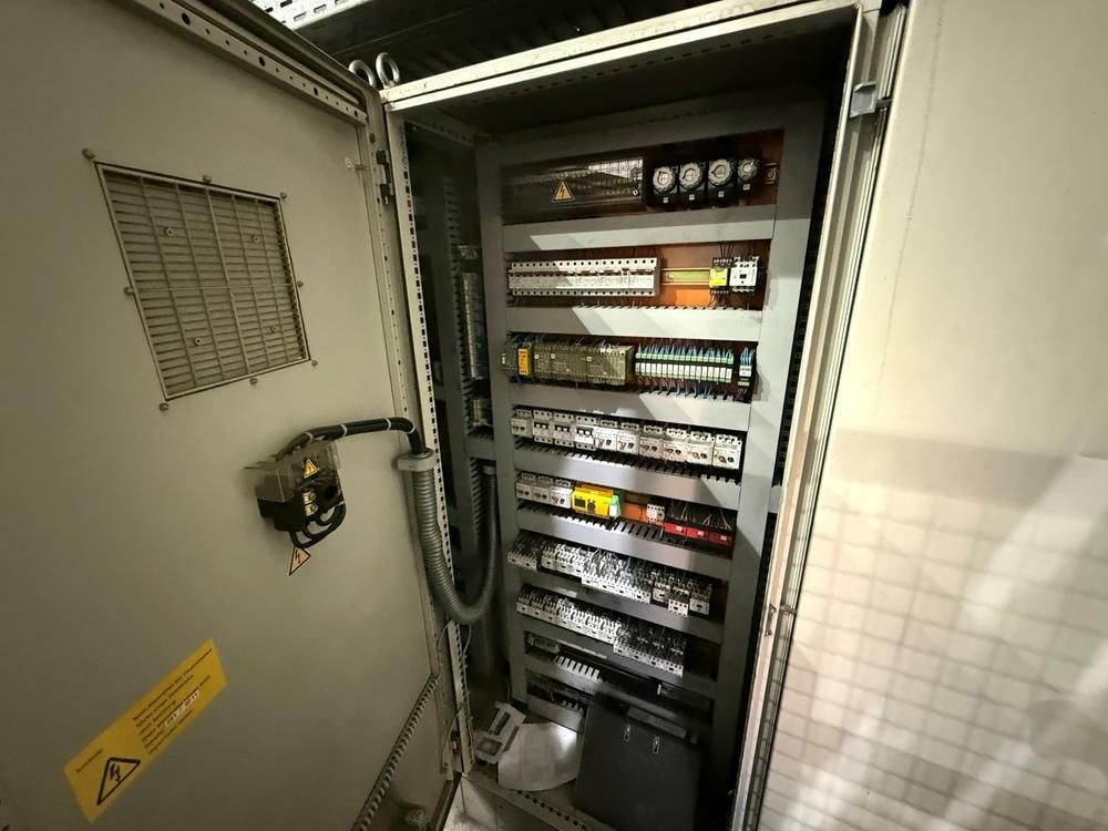 Control cabinet