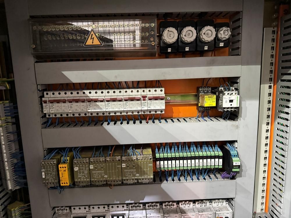 Control cabinet