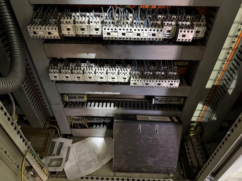 Control cabinet