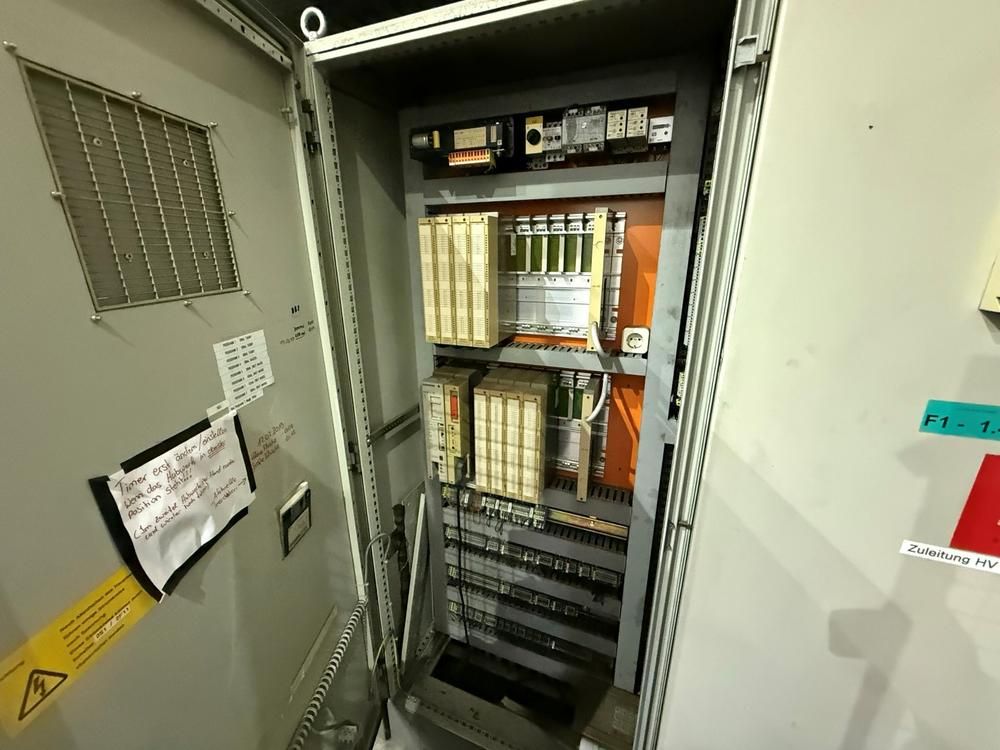 Control cabinet