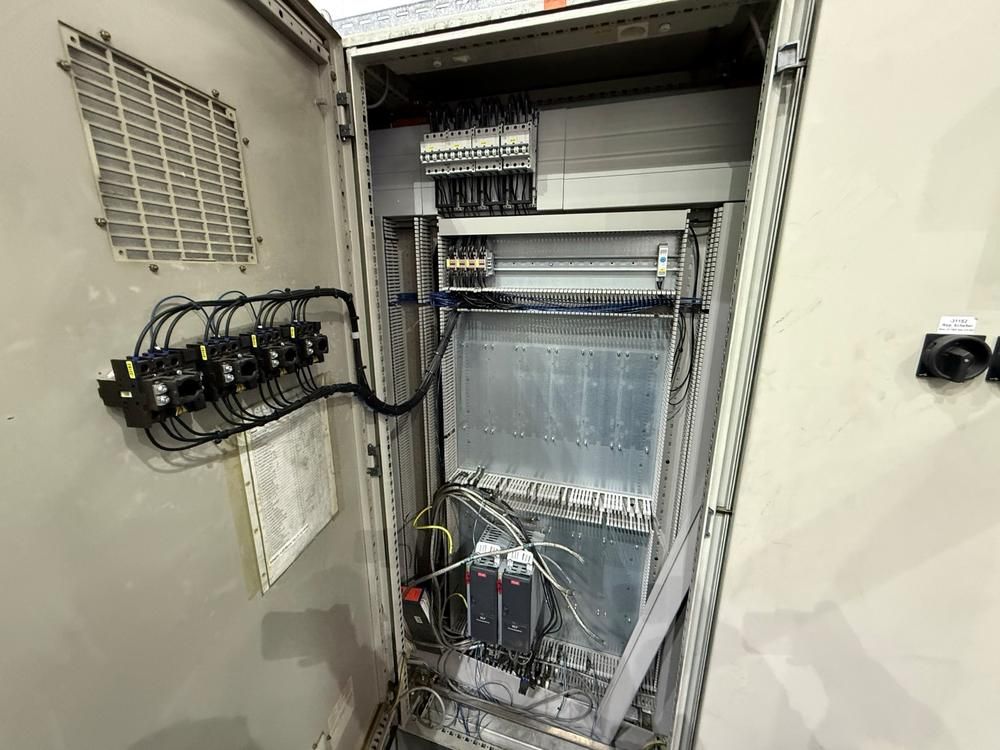 Control cabinet