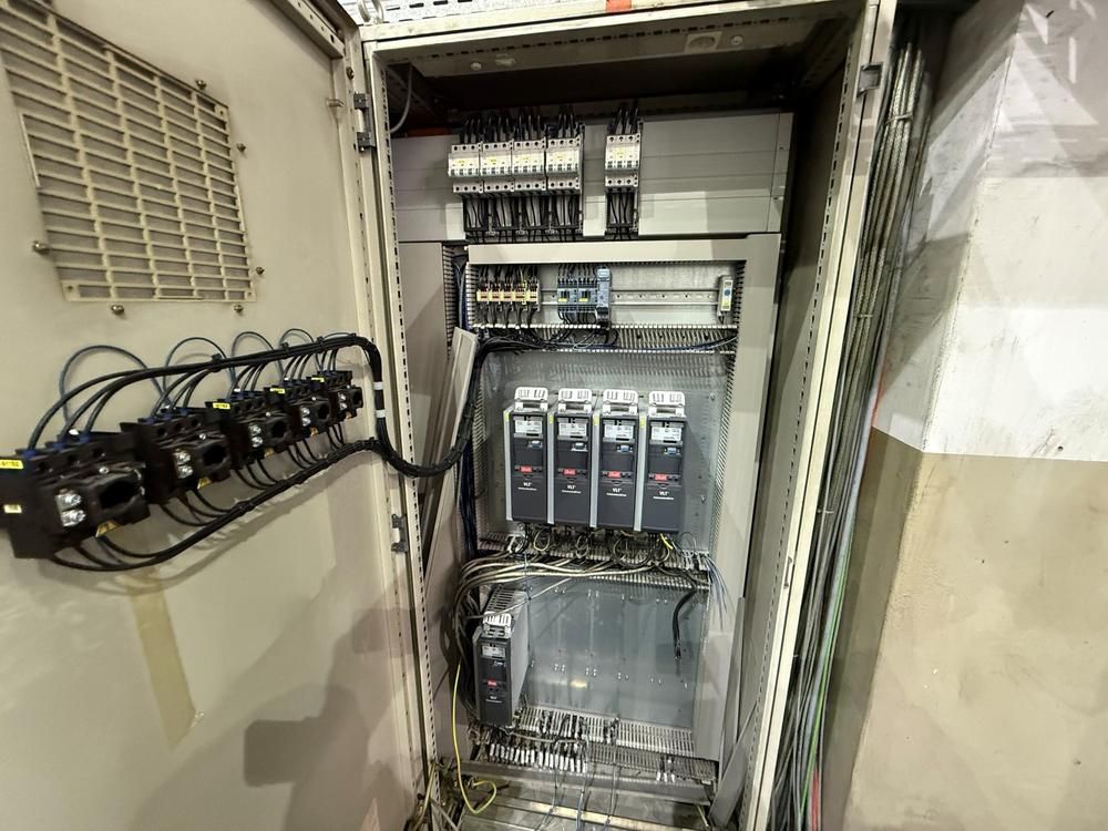 Control cabinet