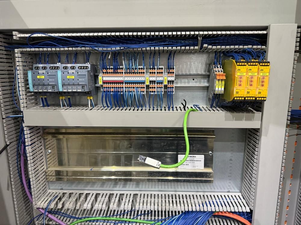 Control cabinet
