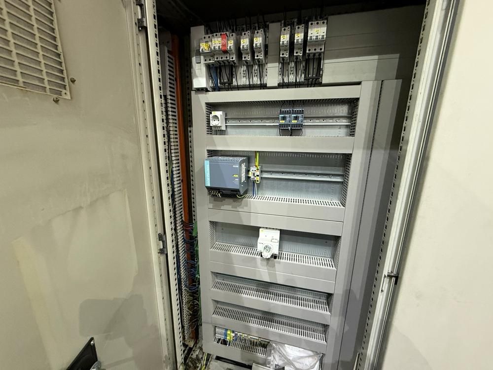 Control cabinet