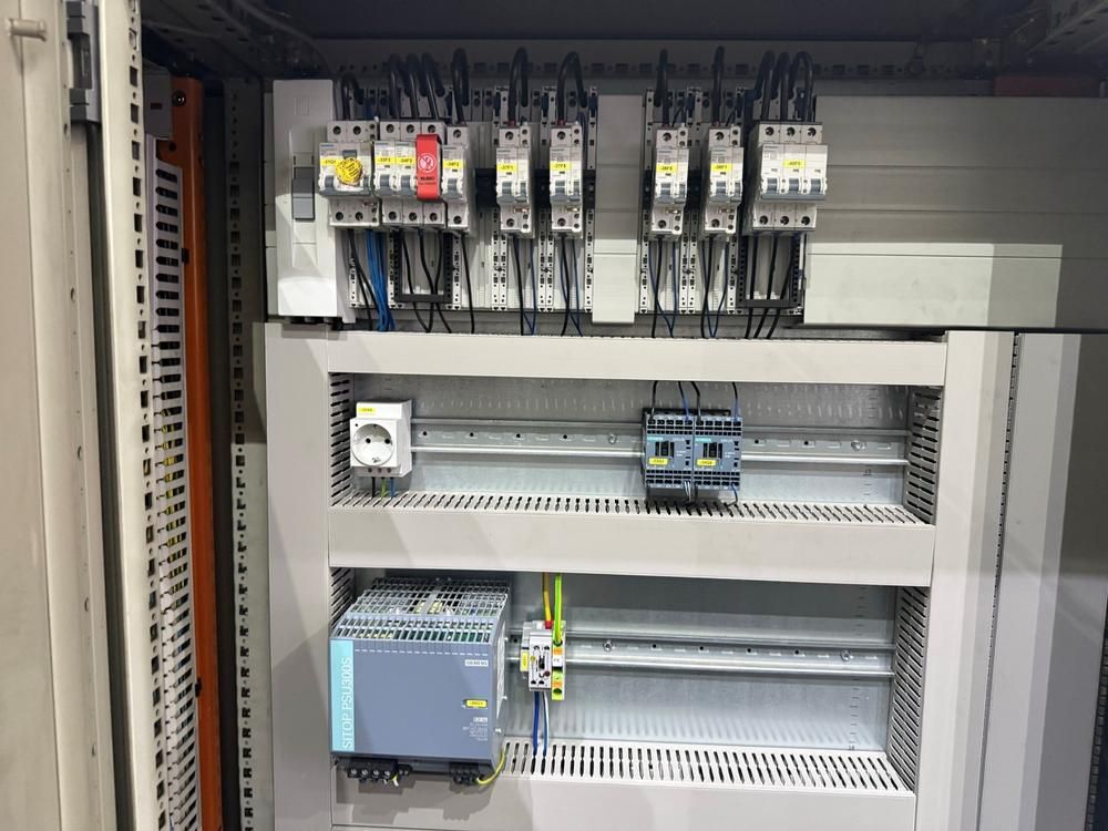 Control cabinet
