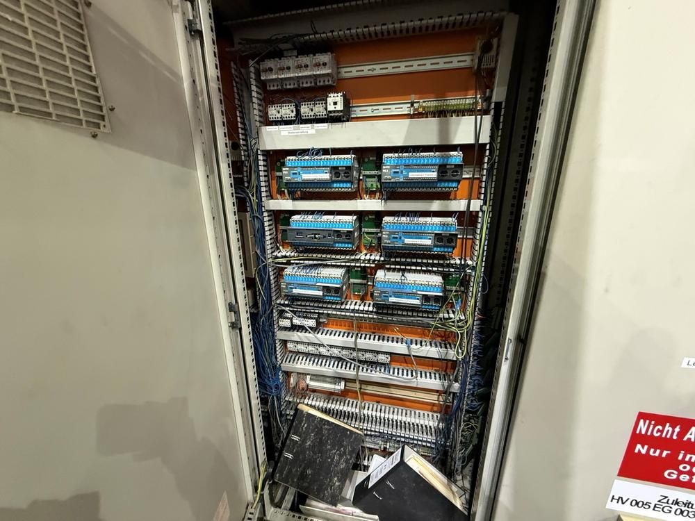 Control cabinet