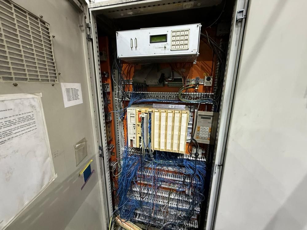 Control cabinet