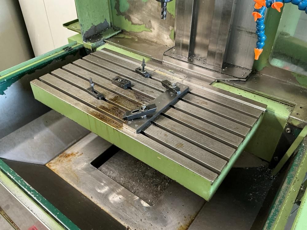 1987 MAHO MH 600 T CNC milling machine