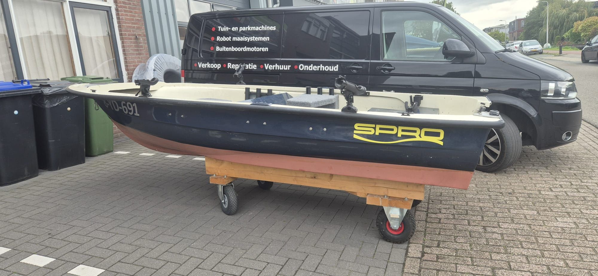 Nette Vissersboot polyester SPRO