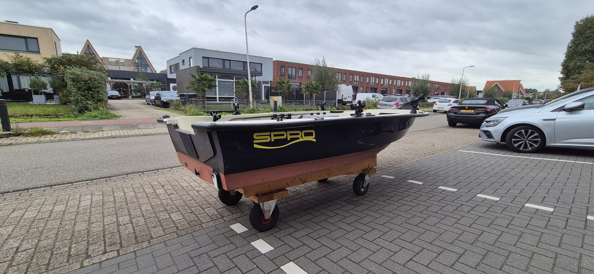 Nette Vissersboot polyester SPRO