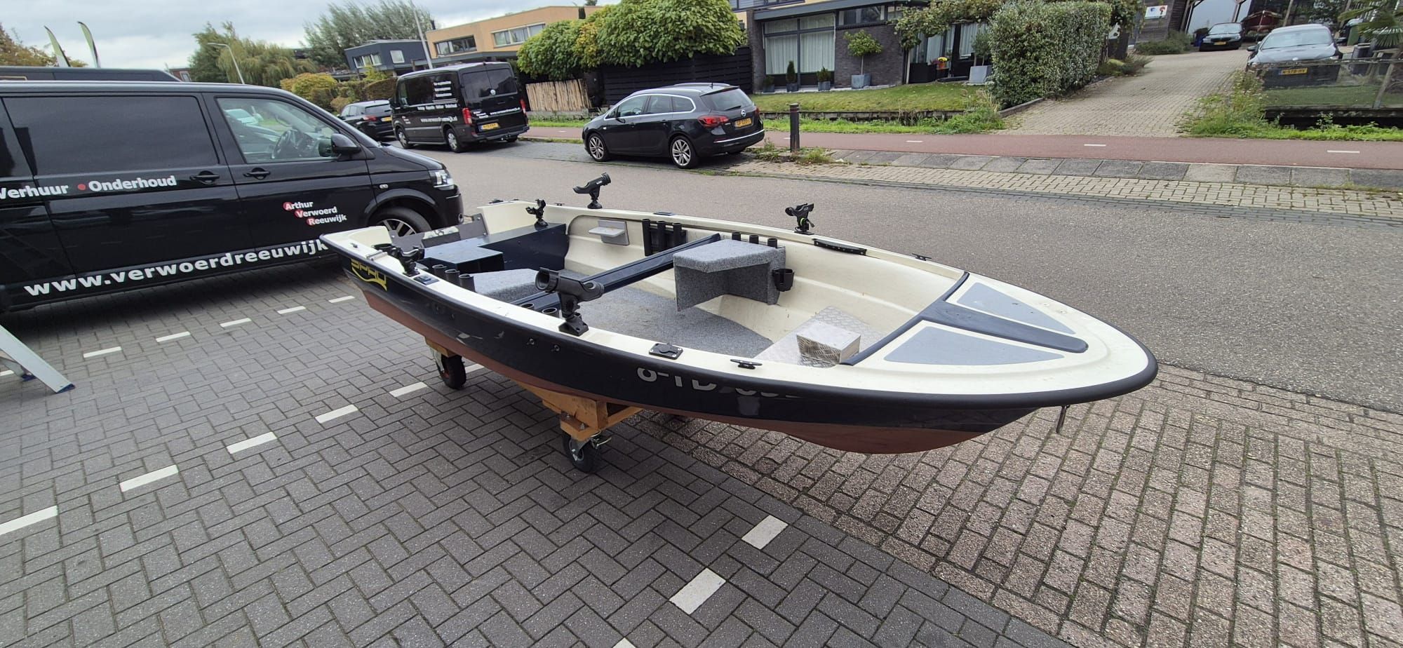 Nette Vissersboot polyester SPRO