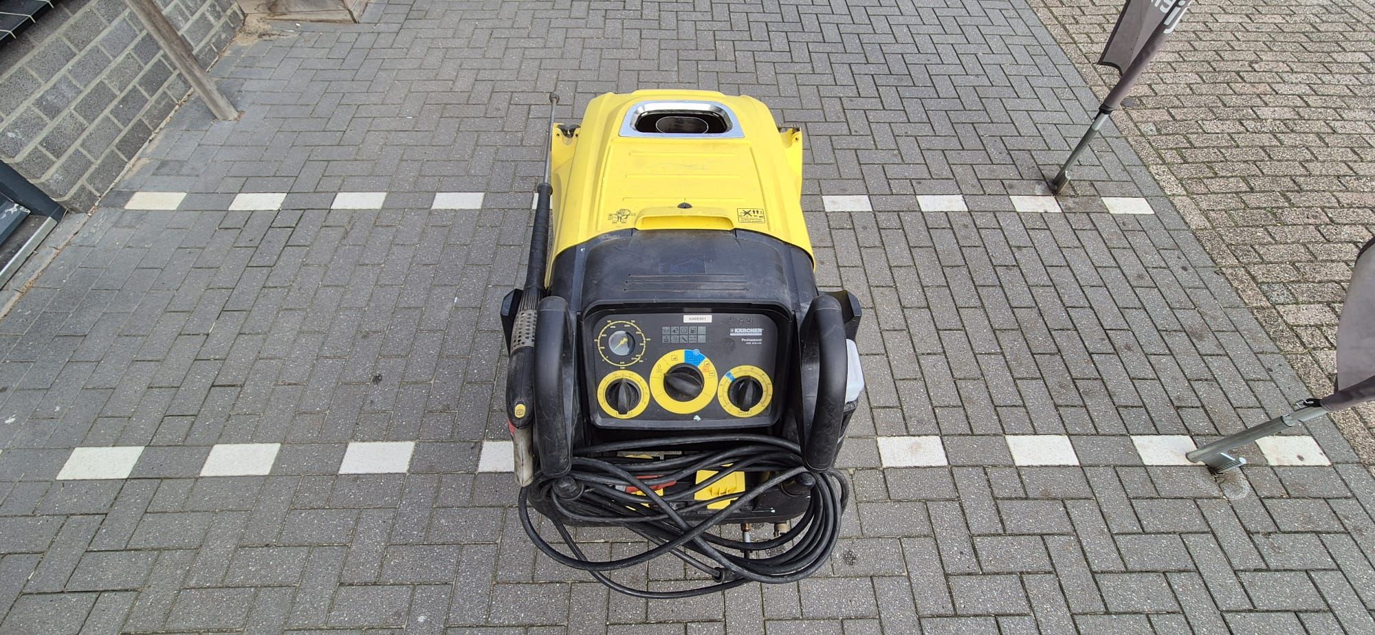 Kärcher warm-water hogedrukreiniger in zeer goede staat!
