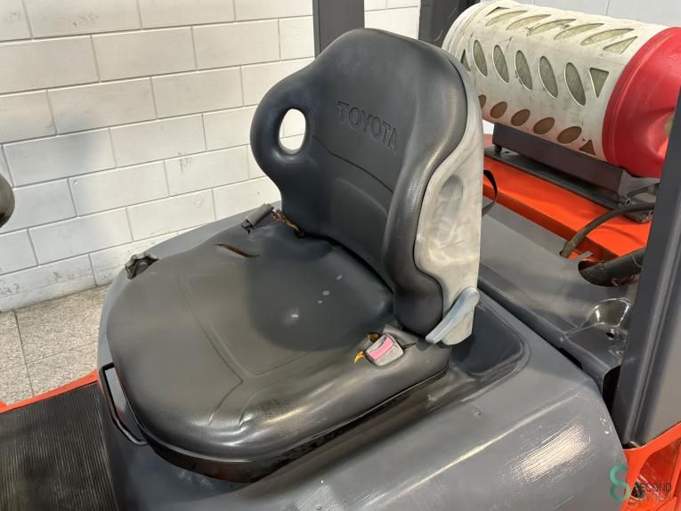 Forklifts LPG Toyota 7FGF25 2000