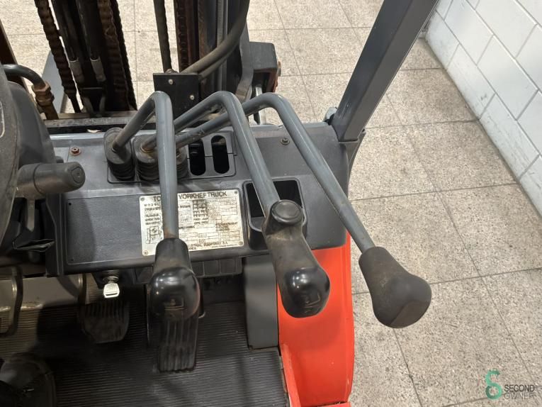 Forklifts LPG Toyota 7FGF25 2000