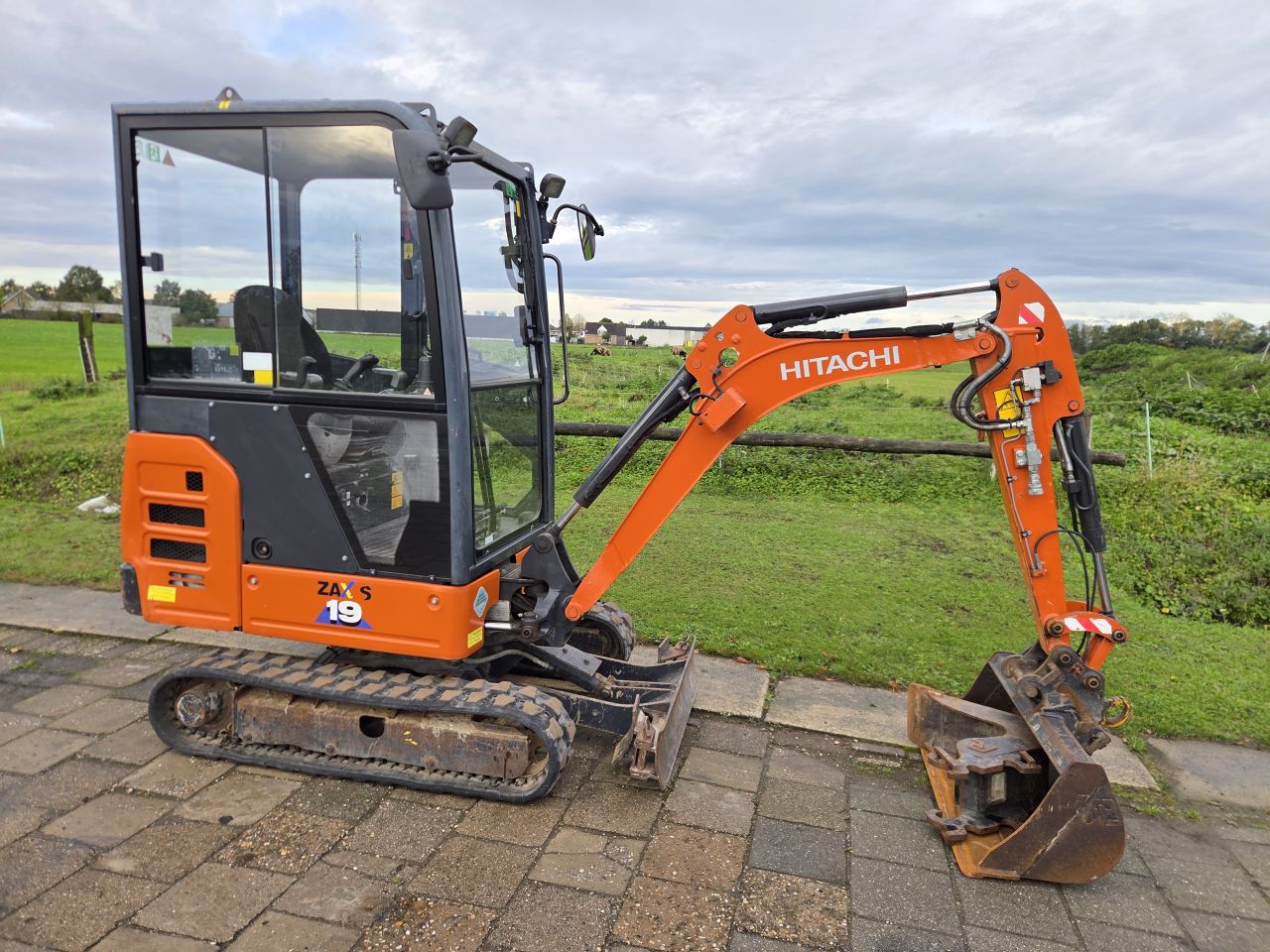Hitachi ZX19-6 CR (2020) minigraver
