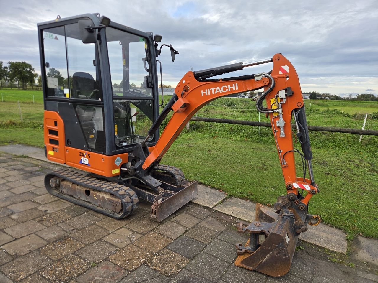 Hitachi ZX19-6 CR (2020) minigraver
