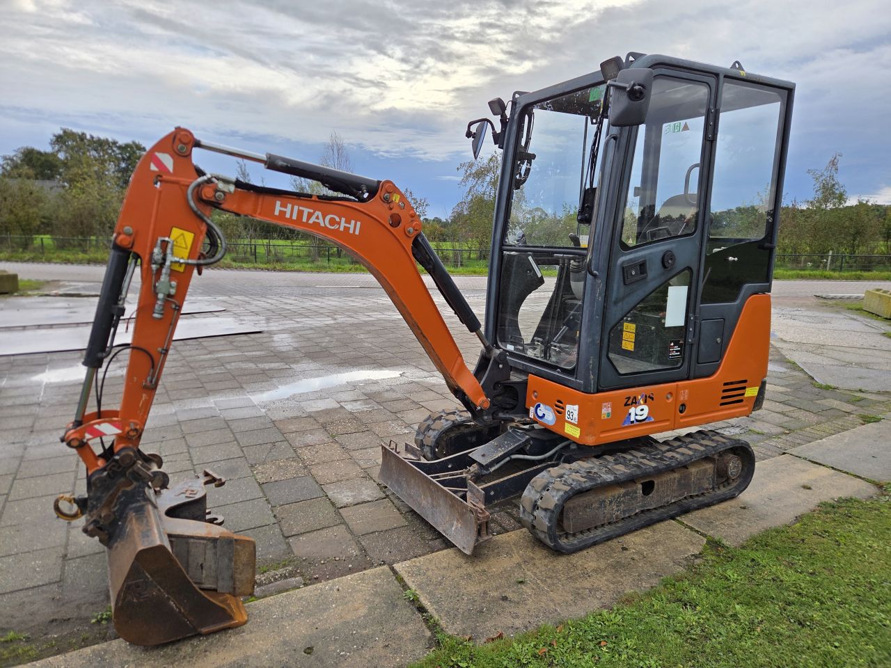 Hitachi ZX19-6 CR (2020) minigraver