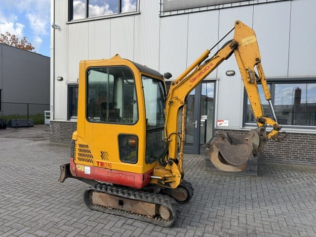 Takeuchi TB016 bj05 1.7T Minigraver Minikraan
