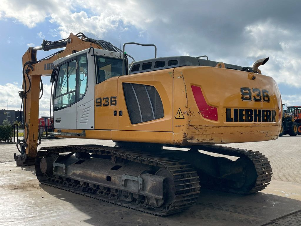 Liebherr R936NLC