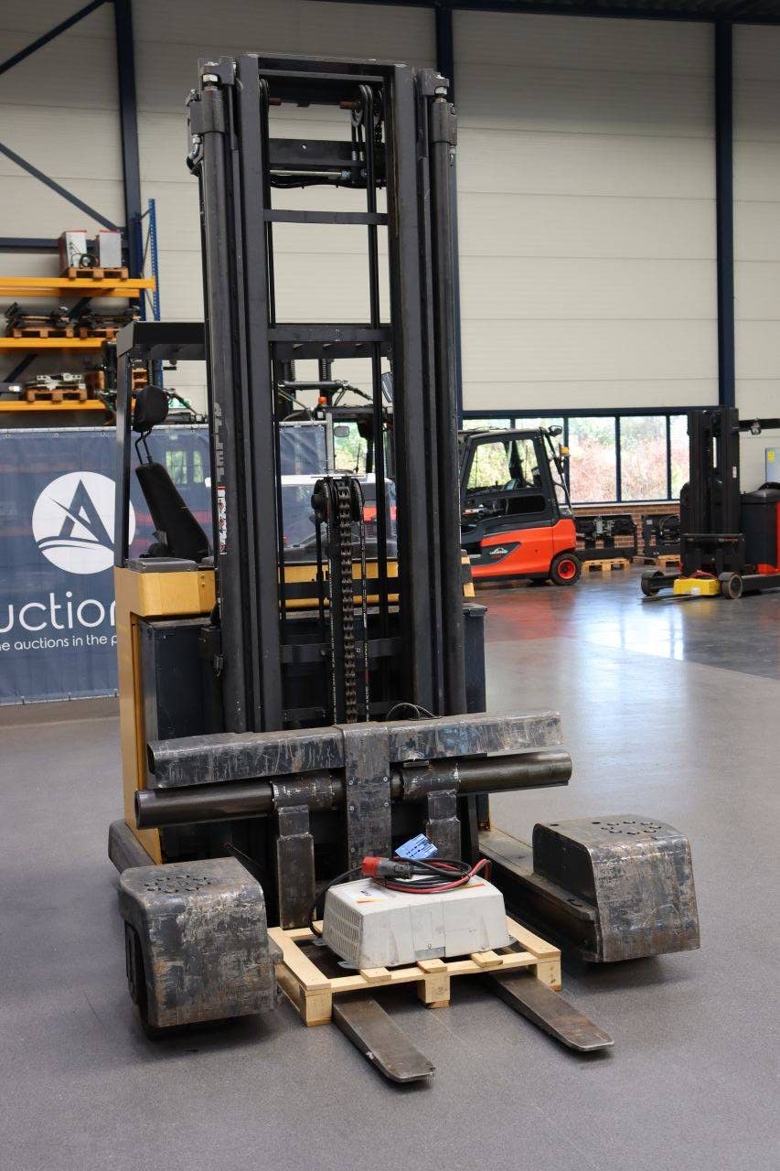Atlet UFS250 Electric Reach Truck 2500kg 6.35m 2010