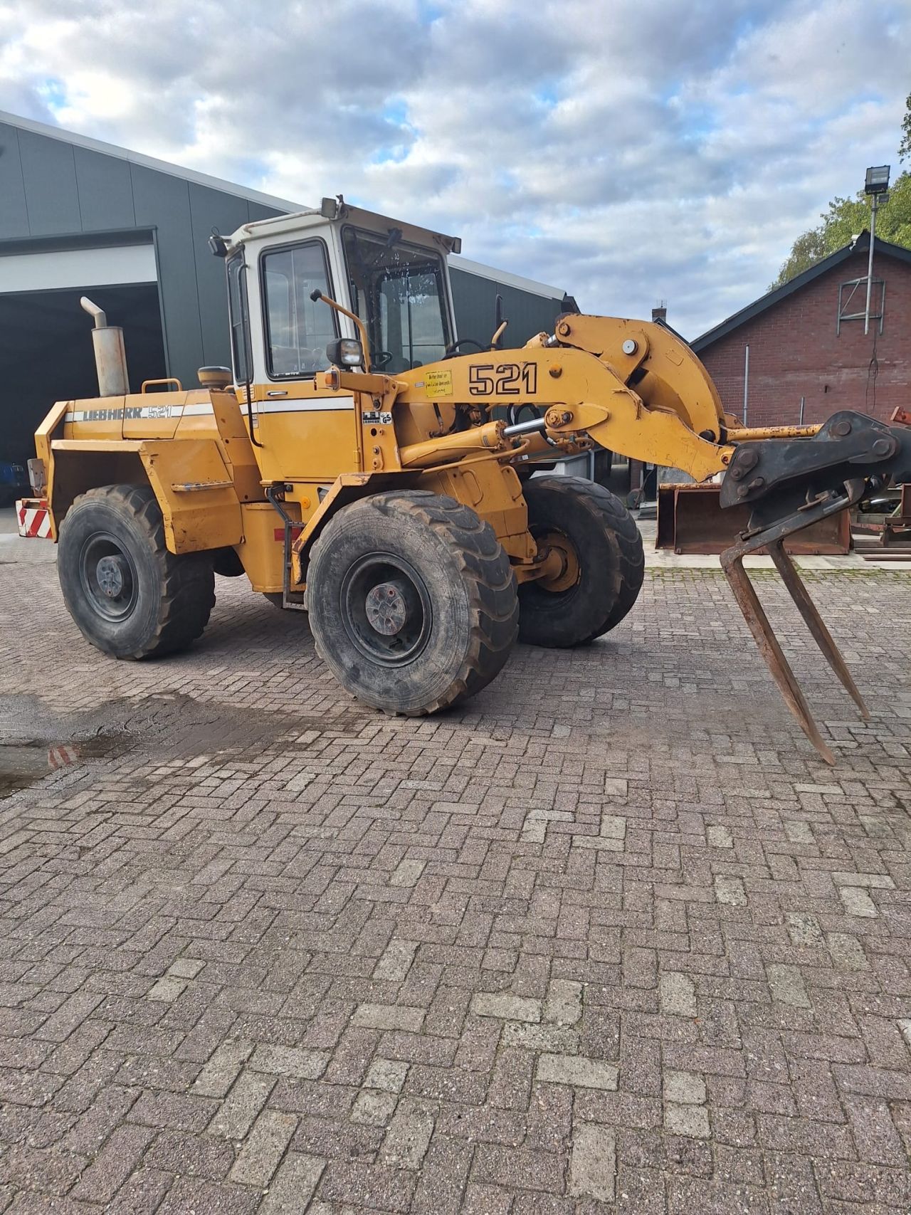 Te koop Liebherr L521