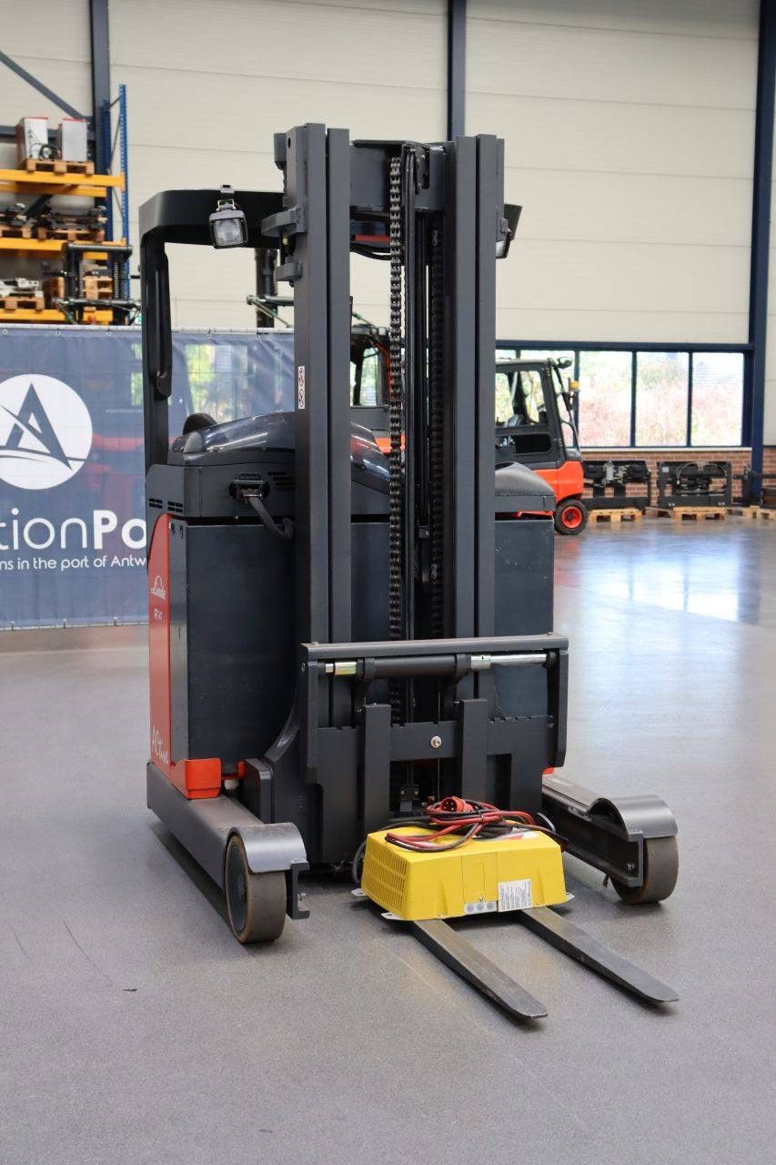 Linde R14 Electric Reach Truck 1400kg 5.09m 2005