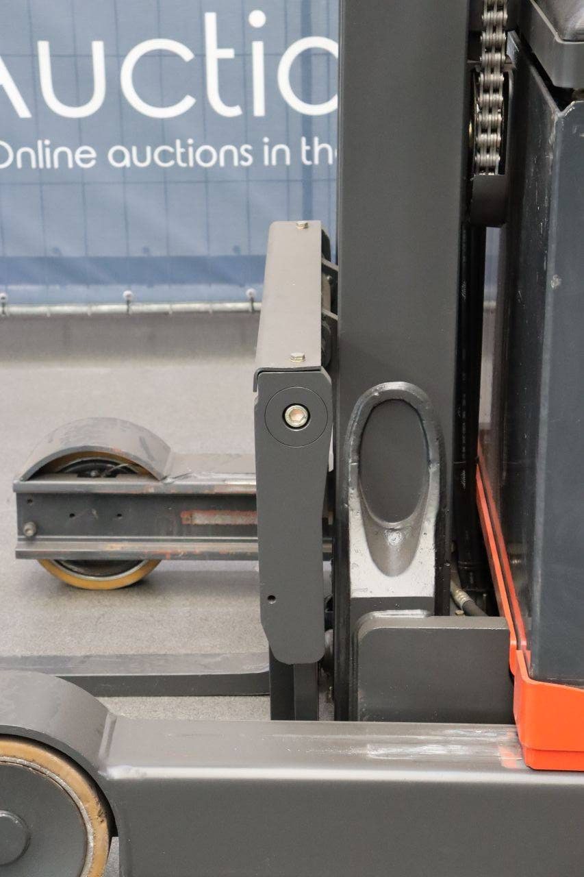 Linde R14 Electric Reach Truck 1400kg 5.09m 2005